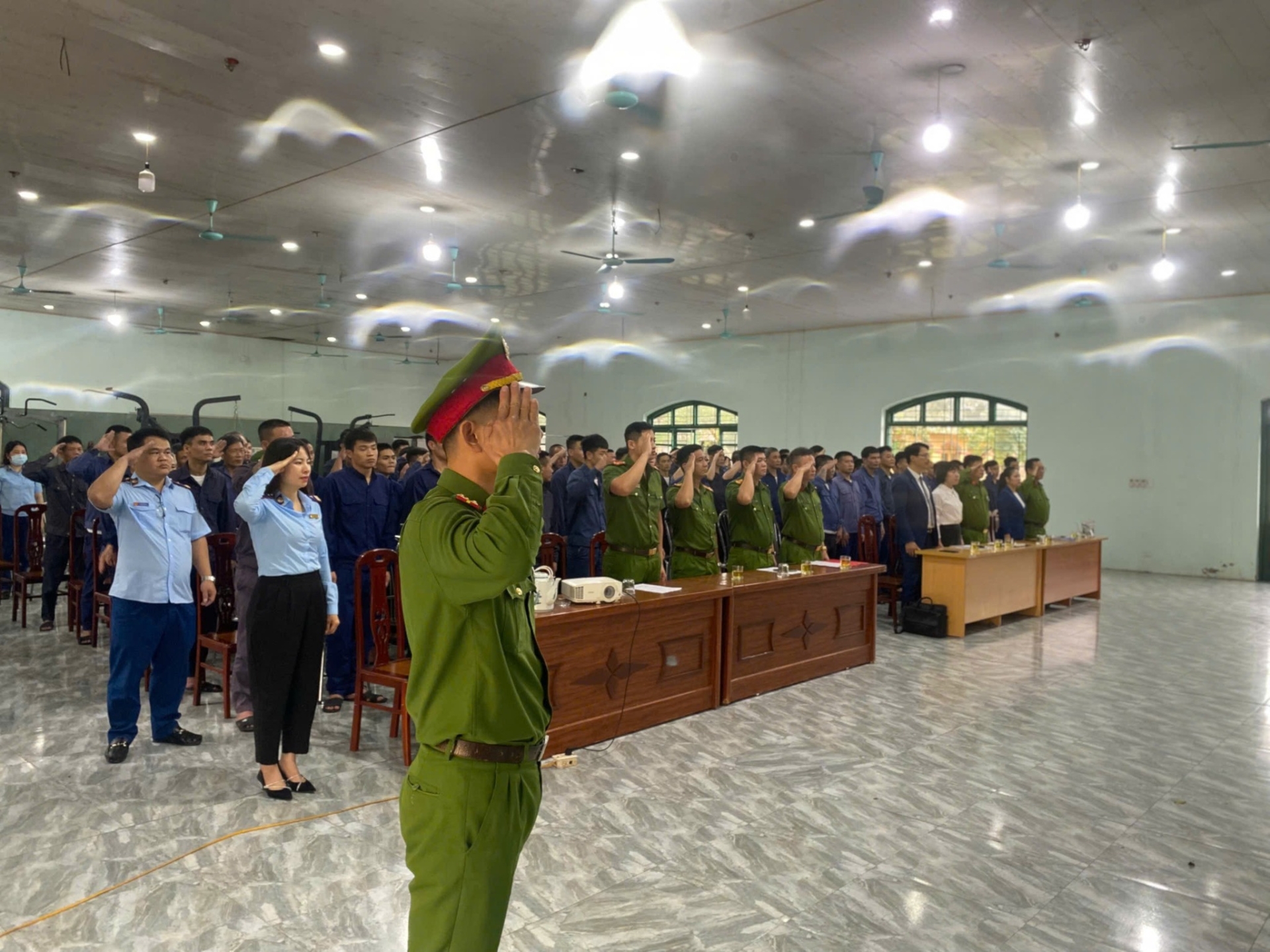 Hợp tác giữa Khoa Luật và LLCT với Cơ sở cai nghiện ma túy số 1, Hưng Yên. Tuyên truyền phổ biến pháp luật cho học viên cai nghiện ma túy.