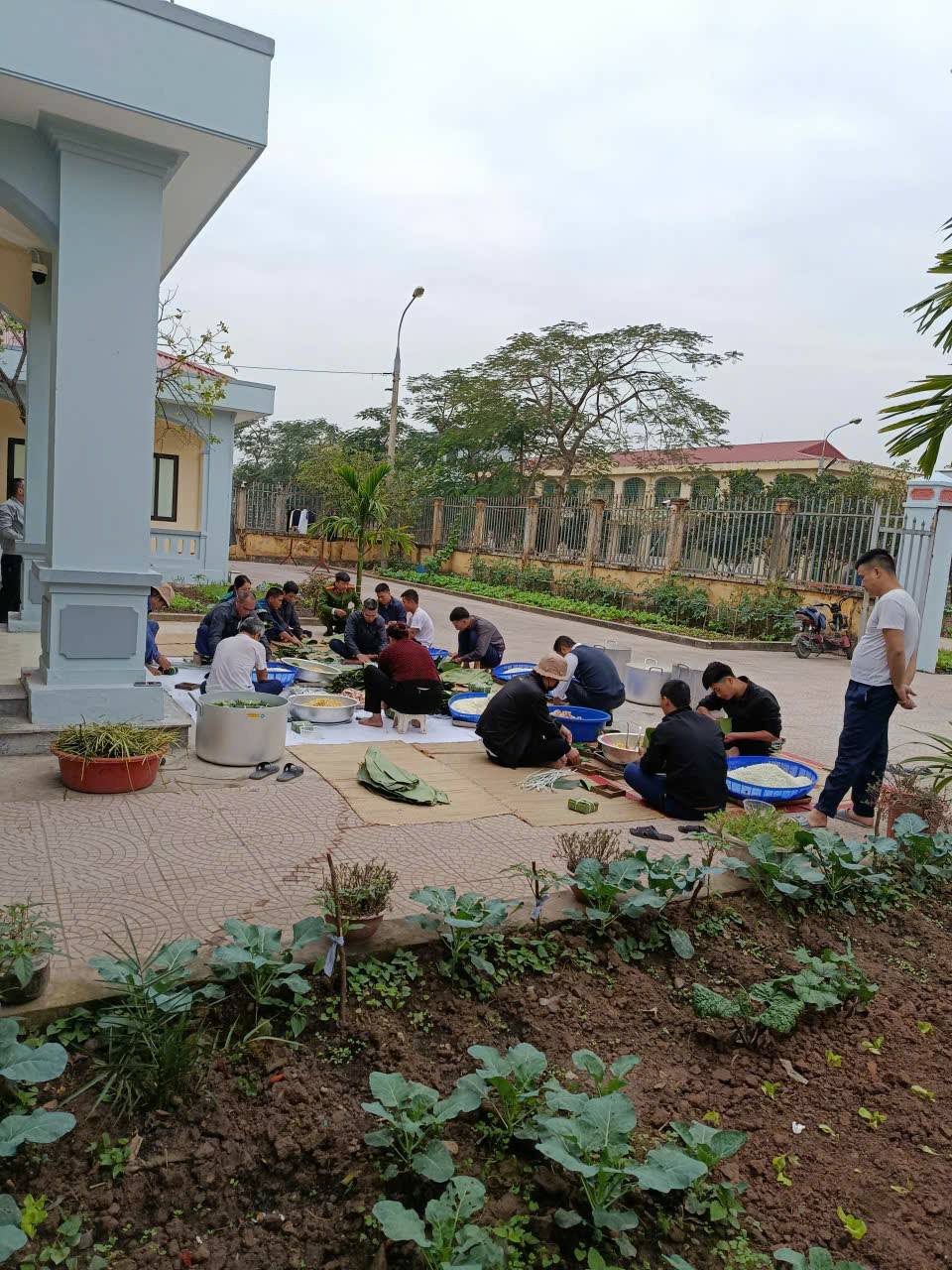 LỄ BẾ GIẢNG CÁC LỚP HỌC CHÍNH TRỊ, PHÁP LUẬT VÀ DẠY NGHỀ CHO HỌC VIÊN TẠI CƠ SỞ CAI NGHIỆN MA TÚY SỐ 1 TỈNH HƯNG YÊN VỚI SỰ THAM GIA GIẢNG DẠY CỦA CÁC GIẢNG VIÊN KHOA LUẬT VÀ LÝ LUẬN CHÍNH TRỊ, TRƯỜNG ĐẠI HỌC THỦY LỢI.